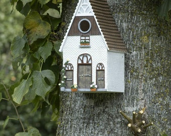 Bezaubernder Landhaus Nistkasten Vogelhaus BEA im Gartenhaus Stil, für Meisen aller Art