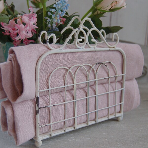 Charmanter nostalgischer Serviettenhalter ANTIQUE in weiß Shabby Chic