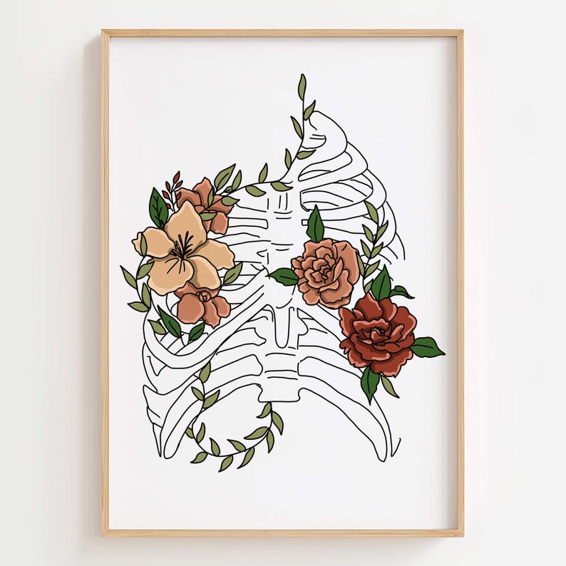 Puede incluir: Una impresi&oacute;n art&iacute;stica enmarcada que presenta un dibujo lineal negro de una caja tor&aacute;cica adornada con flores coloridas y hojas verdes. Las flores son en tonos melocot&oacute;n, naranja y rojo, sobre un fondo blanco.