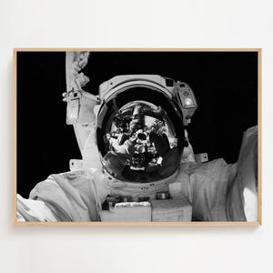 Black and White Astronaut Print, NASA Space Poster, Modern Space Wall Art, Outer Space Photography, Astronaut Helmet Printable Decor