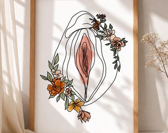 Könnte beinhalten: Ein gerahmter Kunstdruck mit einer schwarzen Strichzeichnung einer Vulva, die in der Mitte mit einem zarten rosa Aquarellton versehen ist. Das Motiv wird durch eine Ansammlung illustrierter Blumen und Blätter in Orange, Gelb und Grün ergänzt.
