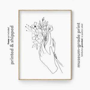 Woman Hand Flower Line Art, Flower Bouquet Print, Flower Woman Hand Art Print, Botanical Line Art, Black and White, Hand Holding Flower Art