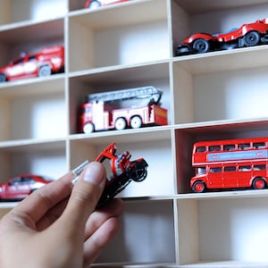 Vitrine suspensa para carros colecionáveis, Prateleira de madeira para modelos, Organizador de madeira, Prateleira para bonecos, Prateleira para armazenar carros de brinquedo, 45 peças.