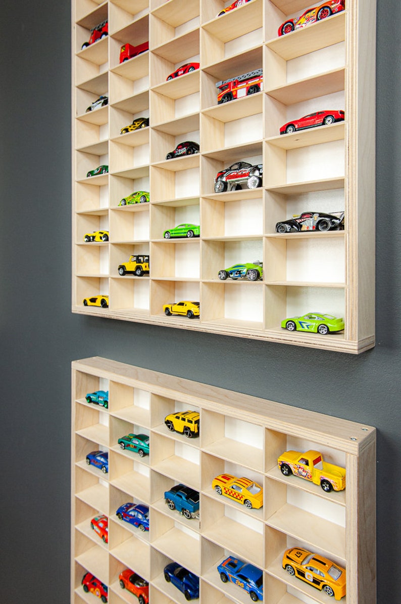 Plank voor Lego DUPLO figuren / Display voor PLAYMOBIL collecties / Houten plank voor kleine poppen / Garage voor lego auto's 45 stuks. afbeelding 6