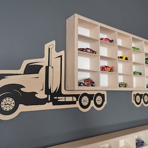 TIR na ścianę - Półka na Resoraki / Drewniana półka na samochody Hot Wheels /  Garaż na samochodziki Matchbox /  Ciężarówka  z przyczepą