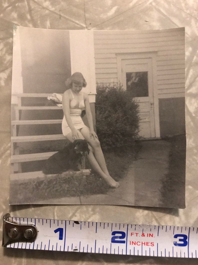 Vintage 1940s Snapshot Photo Sunbathing Bikini Amateur Model E