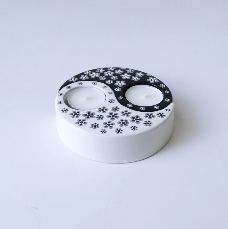 Yin & Yang Wood Tealight Candle Holder Deux pièces Canada Yin & Yang Wood Tealight Candle Holder Deux pièces Canada