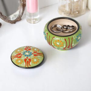 Handmade Ceramic Jewelry Box – Small Trinket Dish Gift for Her – Boho Ring Holder, Keepsake Box for Mom, Wife, Sister