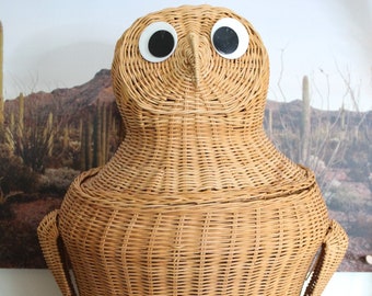 Vintage Wicker Owl Bird Basket Bin Storage Midcentury Nursery Room Decor Toy Basket Laundry Bin