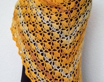 Triangular shawl crocheted no.10