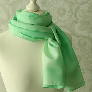Sciarpa di seta verde chiaro, sciarpa di seta, sciarpa regalo