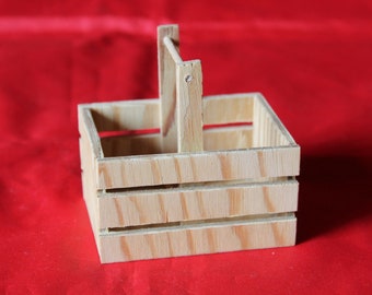 kleines Körbchen Kiste aus Holz zur Weiterverarbeitung