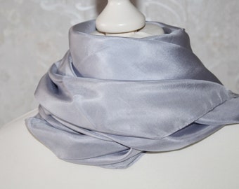 großes Seidentuch silber grau Tuch Seide 110 cm Handarbeit Geschenk Frauen
