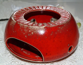 Stövchen aus Keramik rote getöpferte Geschirrserie