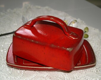 Butter dish with handle made of ceramic red poppy crockery