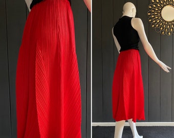 Issey Miyake! Sublime Pleats Please skirt by Issey Miyake bright red color Size 36/S