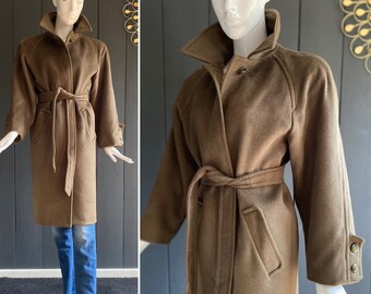 Superb vintage 80s Weinberg coat in khaki green wool, cashmere and angora with matching belt, T 52/54/XXXL