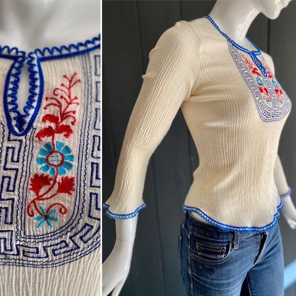 Rare et superbe tunique grecque vintage 70s/boho/hippie en crêpe de coton blanc crème avec plastron brodé, Taille 36/38