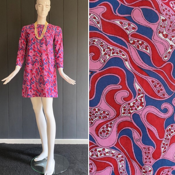 Vintage 60s dead stock trapeze dress in fine fuchsia pink synthetic material with abstract wavy and floral print, T 34 to 44/46