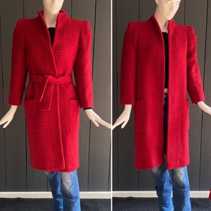 Elegant vintage 80s coat in carmine red wool by Liliane Burty, Size 40/42