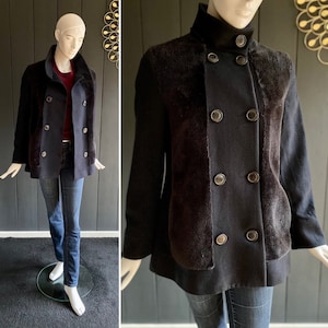 Elegant two-material Adolfo Dominguez wool and plush pea coat, recently made, navy blue color, Size 36/38