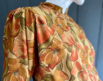 Vintage 80s women's blouse with floral patterns and autumnal colors, Mao collar and long puffed sleeves, T 40/42