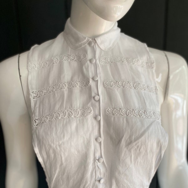 Splendide plastron avec faux col antique début du XXe siècle en coton blanc cousu main, Taille S