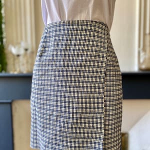 Vintage 90s white and navy blue plaid wrap skirt, size 36