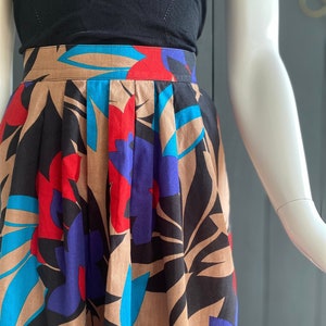 Vintage 80s corolla skirt with flower and plant patterns, Size 2XS/30/32