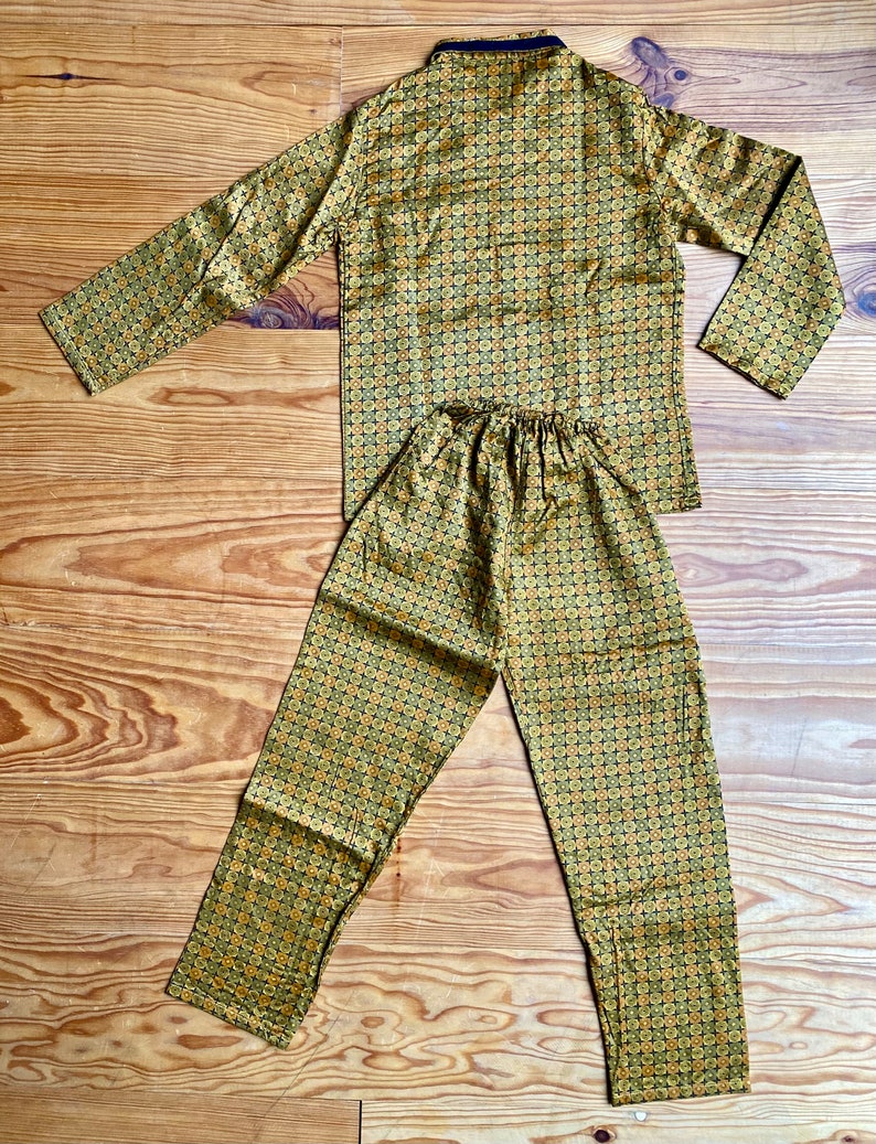 Pyjama vintage 60s dead stock en coton mélangé satiné avec chemise et pantalon Taille 12/14 ans image 9