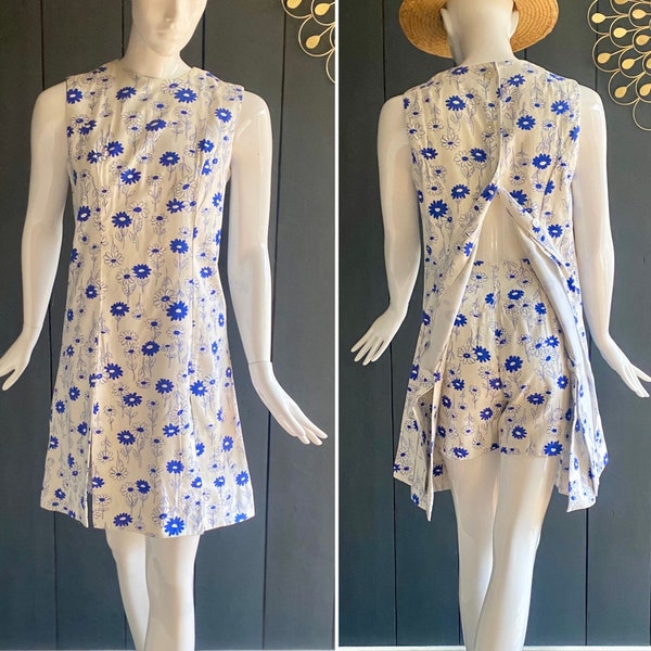 Ensemble 2 pieces vintage 60s avec robe et short assorti, motif floral bleu marine sur fond blanc, Taille 36/38