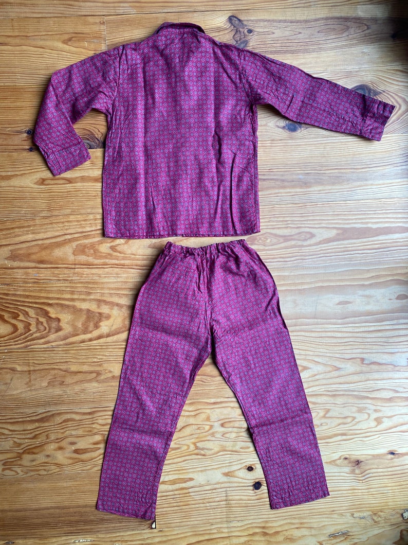 Pyjama vintage 60s dead stock en coton fin style Pilou dominante rouge Bordeaux avec chemise et pantalon Taille 12 ans image 3