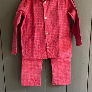 Pyjama vintage 60s dead stock en coton fin style Pilou dominante rouge Bordeaux avec chemise et pantalon Taille 12 ans image 7