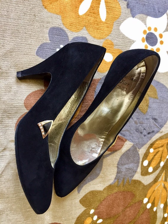 Dior! Vintage pumps 80s Christian Dior in black suede, pointed tips and decorative metal piece on the side Size 37.5