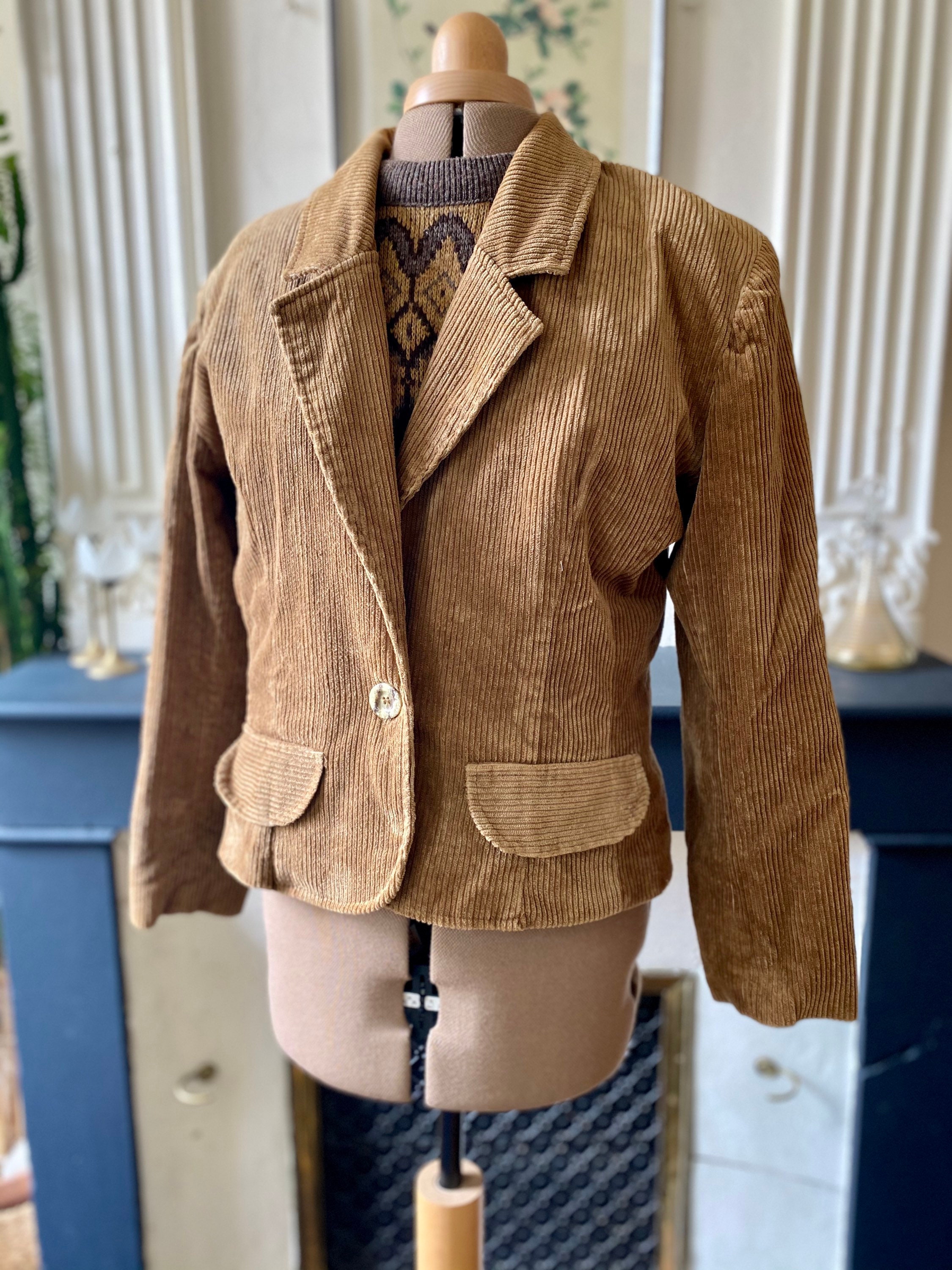 Vintage 80s Women's Jacket in Brown Corduroy, Short and Vintage 80s Women's Jacket in Brown Corduroy, Short and