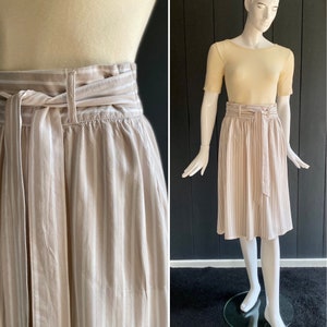 Vintage 90s/Y2K 1960s inspired light skirt with beige and white vertical stripes, size 34/36
