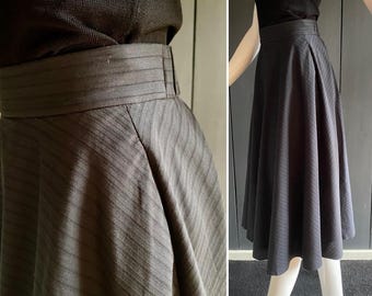 Contemporary swing circle skirt with 60s inspiration black textured – size 30-32 FR / XXXS FR
