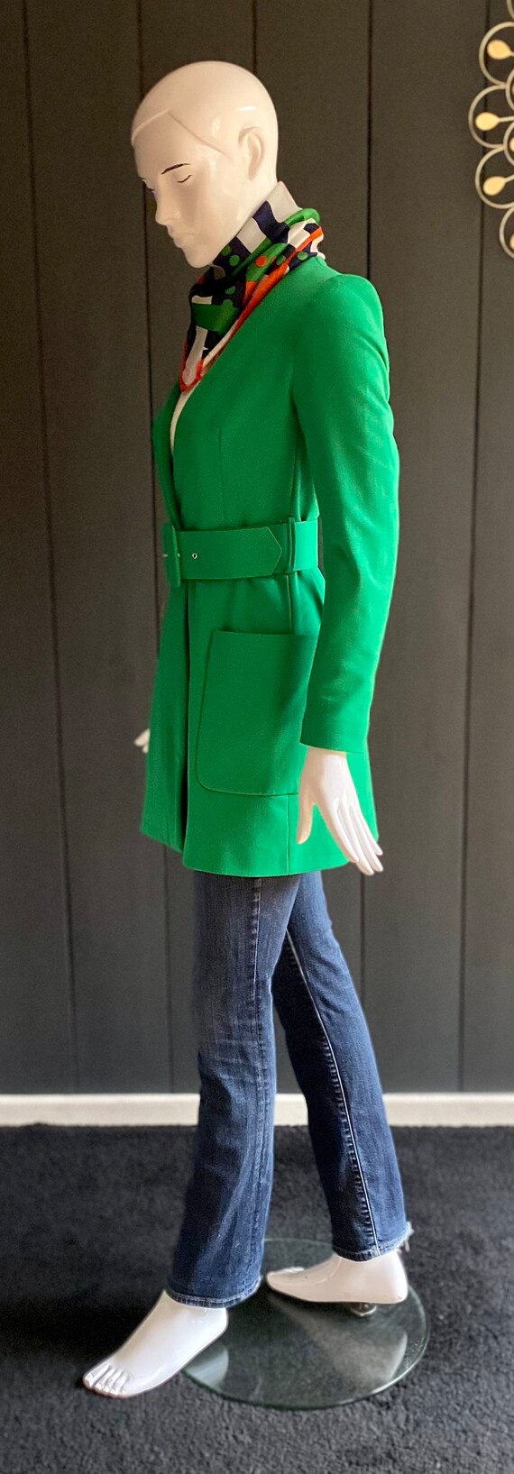 Contemporary flashy green jacket inspired by the … - image 3