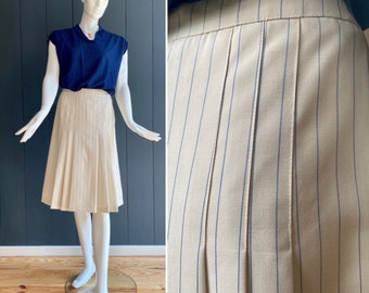 Vintage 80s workwear skirt, midi length with flat pleats, ecru white with fine blue stripes in wool cloth, lined, T 36/38