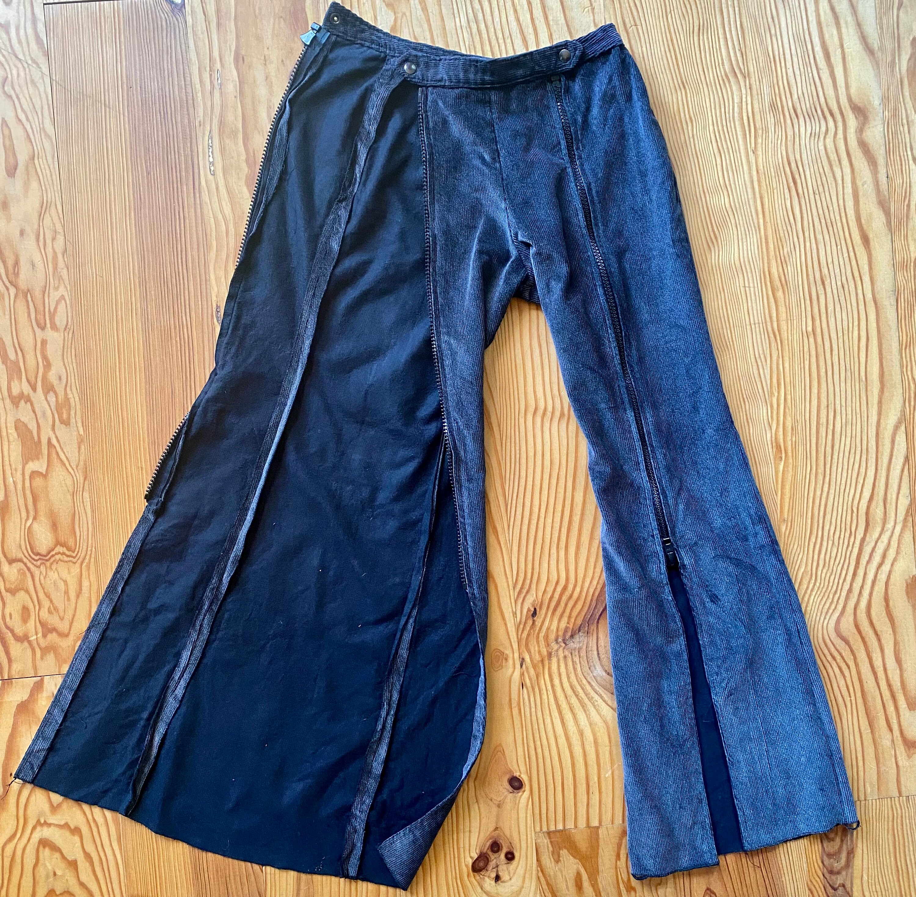 【Special】70s EURO Vintage Corduroy pants Amazing Vintage 70s Corduroy Pants With Zipper Detail on the