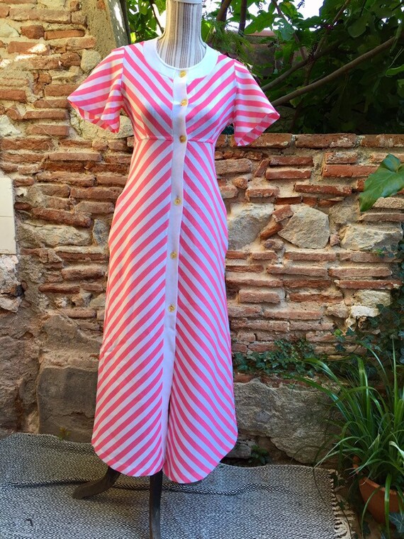 売れ筋がひ新作！ Maxi 70s Vintage Dress Buttoned Striped, White and Pink in ワンピース