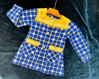 Craquante blouse vintage 60/70s enfant en coton bleu à motifs fleurs et carreaux jaunes et blancs T 4/6 ans