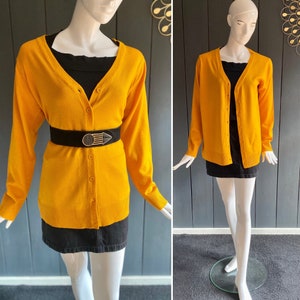 Übergroßer Cardigan aus feiner Wolle in Safrangelb, Größe 42/44/L/XL