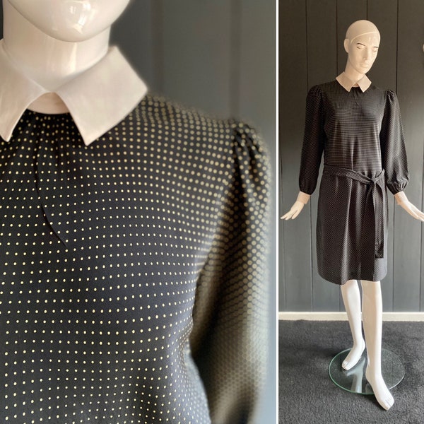 Élégante robe en soie vintage 60s noir à petits pois jaunes, coupe droite et taille basse avec ceinture assortie, T 38/40