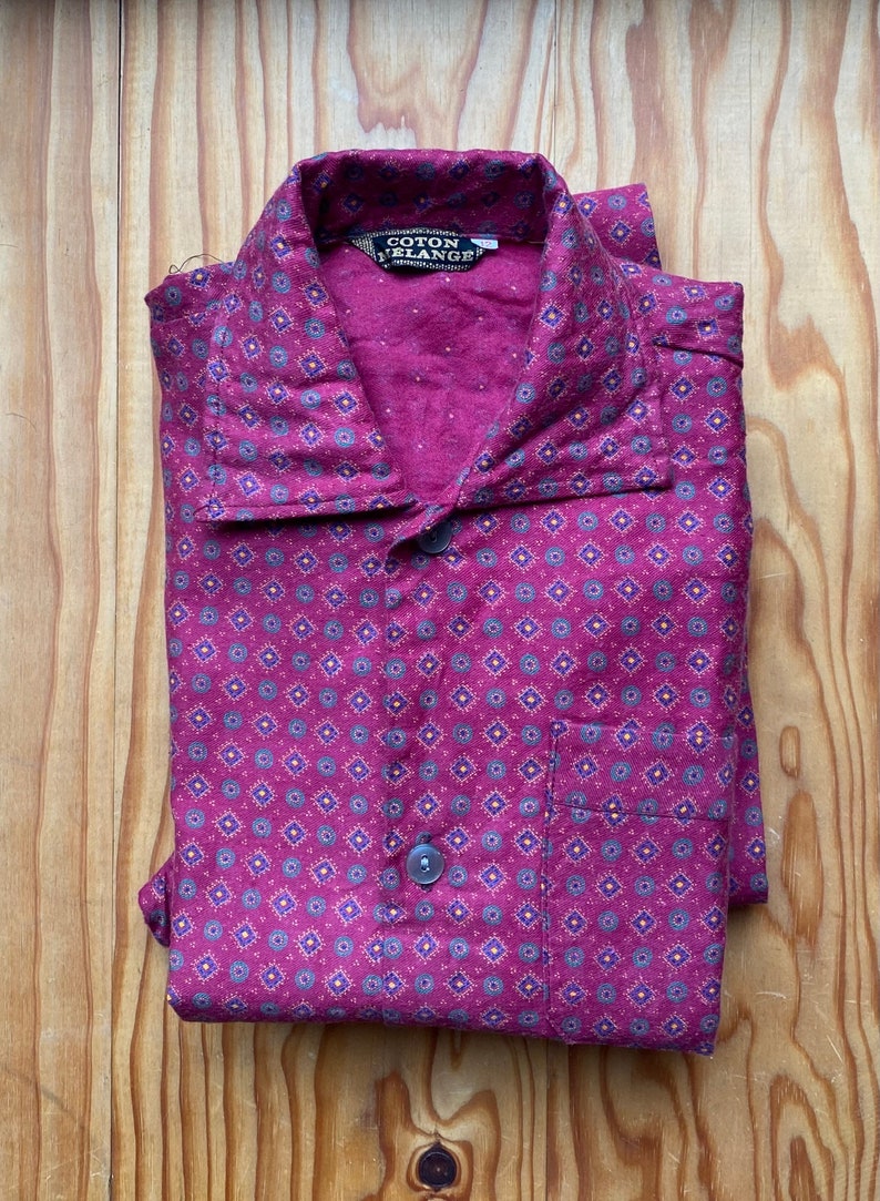 Pyjama vintage 60s dead stock en coton fin style Pilou dominante rouge Bordeaux avec chemise et pantalon Taille 12 ans image 1