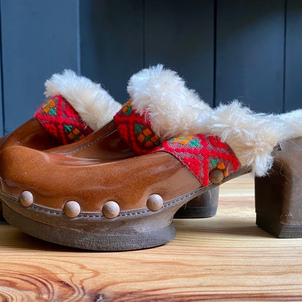 clog wedge heels