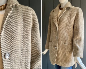 Elegant vintage 80s women's coat in Alpaca lined with beige and gray herringbone patterns, T 38/40