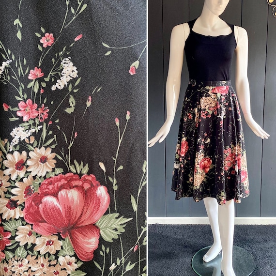 Loose Vintage 60 70s Skirt Black With Red Beige and Green Floral Patterns Size 34 36 Etsy Canada