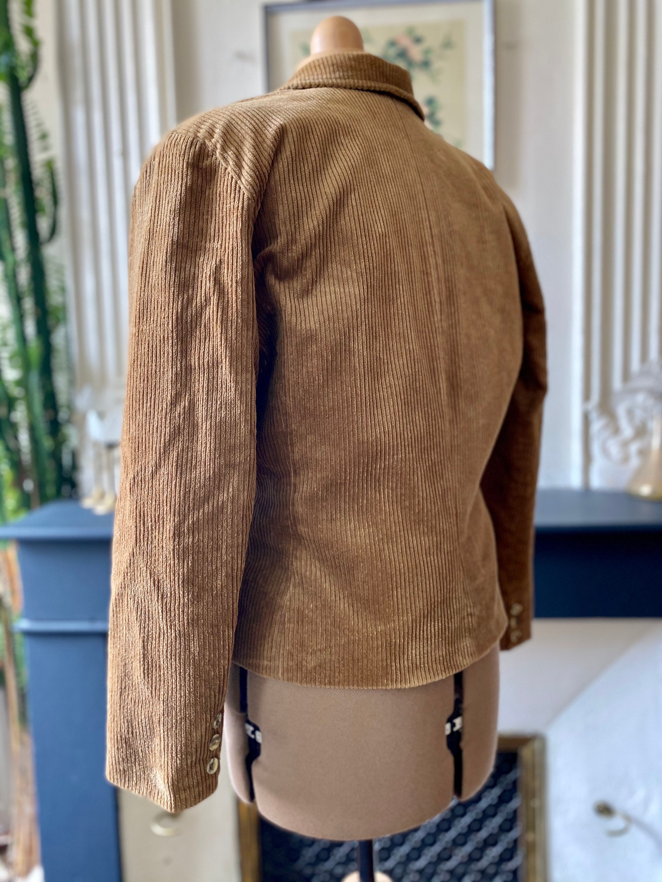 Vintage 80s Women's Jacket in Brown Corduroy, Short and