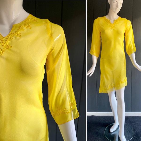 Tunique asymétrique transparente vintage Y2K style bohème inspiration Caftan de la marque Coline, couleur jaune citron, T 36/38